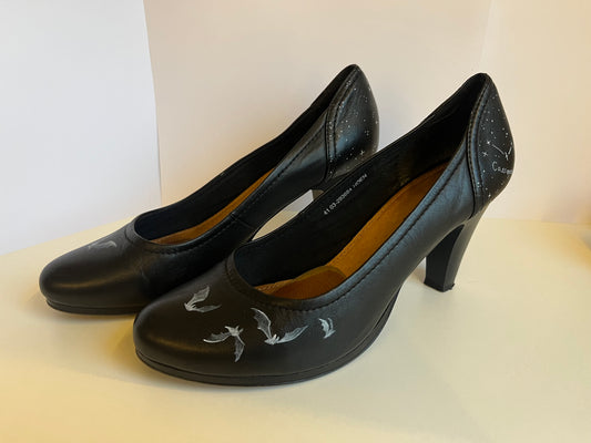 Flying Bats Heels (Size: EU 41)