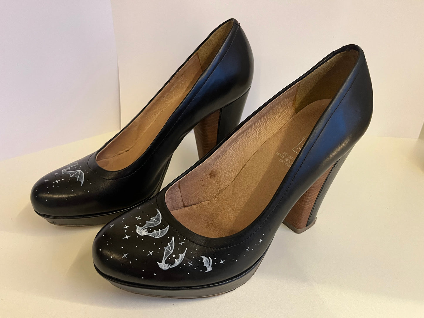 Batty Heels (Size: EU 40)