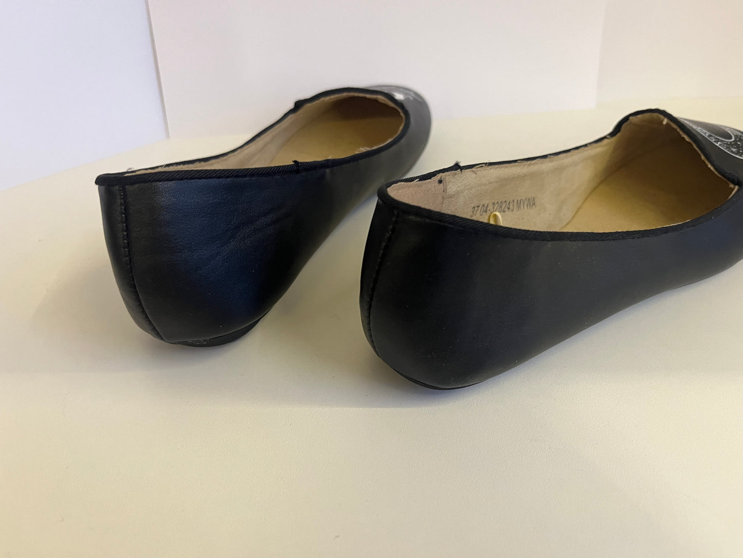 Moon Goddess Flats (Size: EU37)